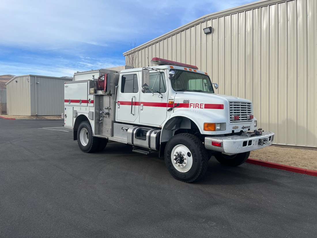 2002 International 7400 - Image 3